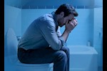 سبب التبول أثناء التبرز- متى يكون خطيرًا؟- استشاري يجيب 