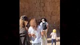 السائحين من مختلف الجنسيات 