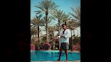 وفي إطلالة أخرى، اختار أحمد لوك جذاب باللون الأبيض
