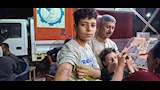 «أم النور» على الأكتاف والأيدي (4)