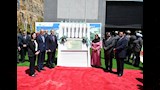 وزيرا الري والإسكان في افتتاح سد ومحطة جوليوس نيريري بتنزانيا (1)