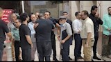 حسن عيد يستقبل الوافدين على العزاء[1]