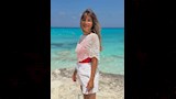 منة فضالي على شاطئ البحر (1)