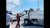 ضبط سيارة تلقي المخلفات بالطريق العام في بورسعيد٧