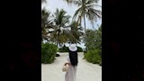 منة عرفة وسط الاشجار (2)