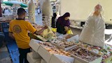 شراء الحلوى