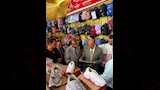محافظ أسيوط يفتتح معرض «أهلاً مدارس» (5)