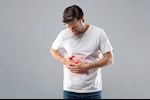 تظهر على القدمين ليلًا- 5 أعراض تنذر الرجال بتلف الكبد 