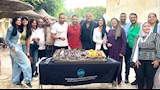 مروة الأزلي مع فريق عمل المسلسل