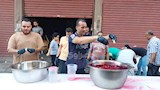 توزيع الشربات بالموز بشوارع الإسكندرية (7)