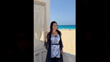 الفنانة مي عز الدين على البحر