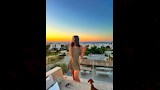 تارا عماد تتألق بفستان قصير