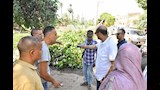 محافظ أسيوط يجري جولة مفاجئة ويحيل رئيسي قريتين للتحقيق بسبب تراكم المخلفات وتدني مستوى النظافة (5)