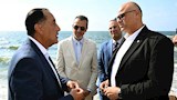 لا حواجز أمام البحر.. ماذا يحدث على كورنيش الإسكندرية؟ (صور)