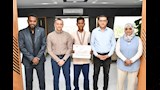 محافظ أسوان مع صاحب برونزية البطولة العربية