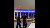عمر مرموش وزوجته أثناء توقيعه لتوتنهام (3)
