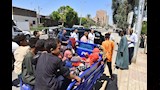 محافظ أسيوط يستوقف سيارة ربع نقل وتروسيكلًا محملين بالأ (6)