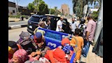 محافظ أسيوط يستوقف سيارة ربع نقل وتروسيكلًا محملين بالأ (11)