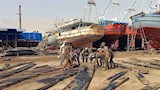 بسطاط خشبية تعمل كالمزلاج داخل القزق 