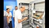 محافظ أسيوط يتفقد وحدة طب أسرة سكرة بمنفلوط في جولة مفاجئة  (13)