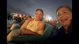 ليلى علوي مع أصدقائها (2)