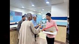 توزيع حلوى المولد على المواطنين بمكتب تأمينات أسيوط (9)