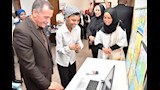 المحافظ مع نموذج مبدع من ذوى الهمم