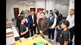 المحافظ يحاول مجموعة من الطلبة