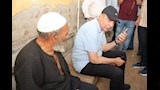 محافظ المنيا يستجيب لمسن ويقرر توصيل الغاز لمنزله