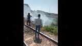 اندلاع حريق بجوار شريط السكة الحديد في بني سويف (2)