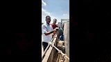 ضبط سيارة محملة بألبان غير صالحة (2)