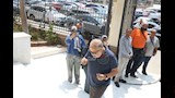 اشرف زكي في جنازة محمد التاجي (1)