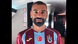 على متن طائرة خاصة.. أول ظهور لمحمد صلاح بقميص طرابزون سبور
