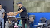 بقيادة المايسترو سعيد كمال شيرين عبد الوهاب تؤدي بروفات حفلها الغنائي  (4)