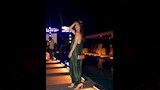 رانيا منصور بفستان جريء (1)