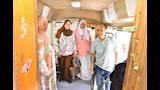 محافظ أسيوط يتابع ميدانيَا انتظام تقديم خدمات مبادرة 100 يوم صحة بوحدتي عرب مطير وعرب الأطاولة بالفتح (25)