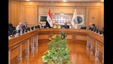 جانب من الإجتماع (5)