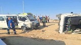 كادت تتحول لكارثة.. 8 مصابين في تصادم سيارتي ميكروباص بالسويس (صور)