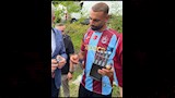 محمد صلاح يحصل على سكاكين هدية (2)