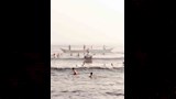 زحام كبير على شاطئ جمصة (8)
