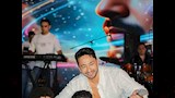 حماد هلال يلتقط صورا مع المعجبين