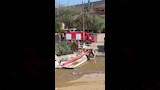 وصول سيارات الإطفاء