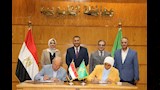  محافظ القليوبية يشهد توقيع عقد استغلال مكتبة المنار ببنها