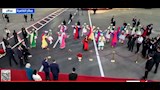 بالصور.. عروض شعبية وأطفال بالأعلام في استقبال الرئيس الصيني بمطار القاهرة