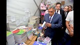 محافظ الدقهلية يفتتح معرض أهلا مدارس (11)