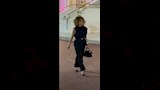 مريم أمين من عزاء الفنان الراحل محمد التاجي