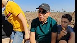محافظ المنيا يشارك مزارعي البطاطس الإفطار (3)