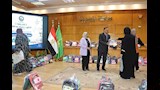 محافظ القليوبية يسلّم المستلزمات المدرسية للأسر الأولى بالرعاية (2)
