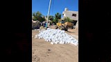 ردم حفرة تهدد المدافن بقرية السرارية في سمالوط (2)