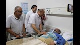محافظ السويس يطمئن على المعلم المصاب 
